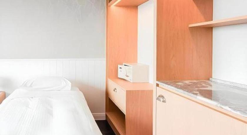 Caritas Oswald Cheung International House 3*