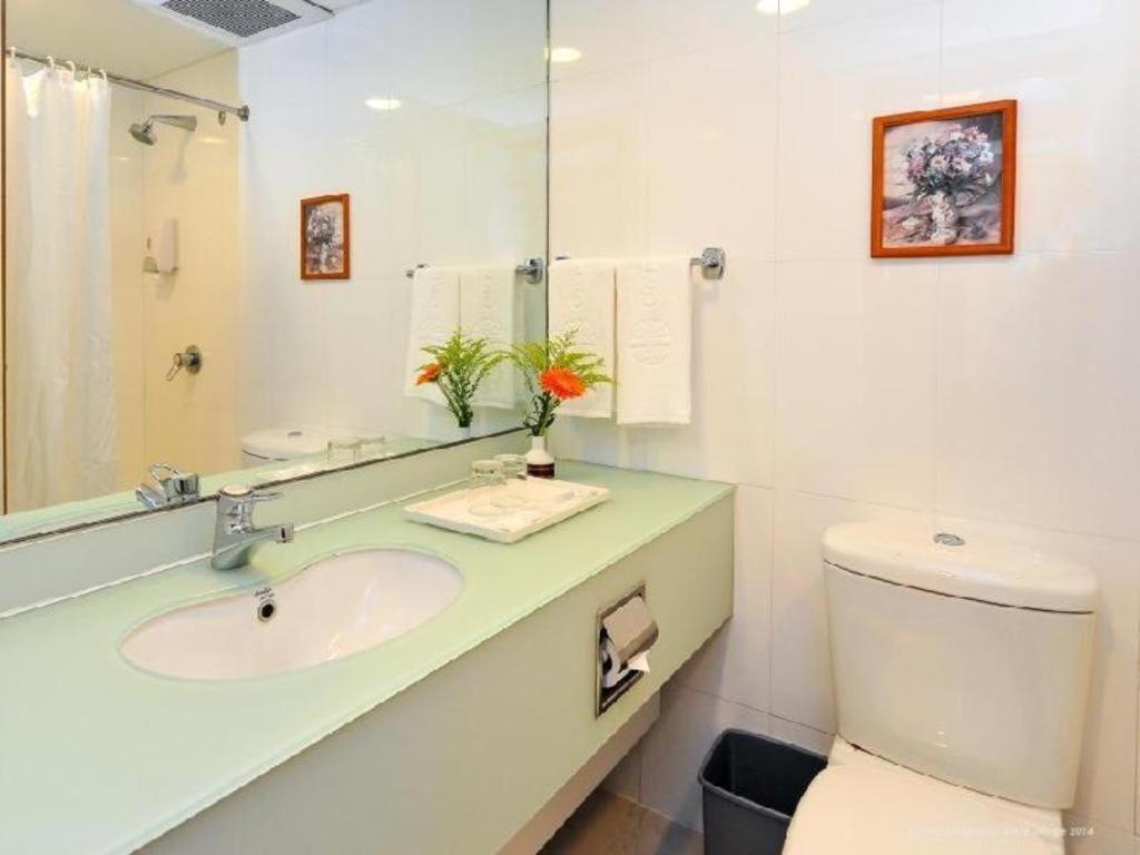 Caritas Oswald Cheung International House Hotel 3*